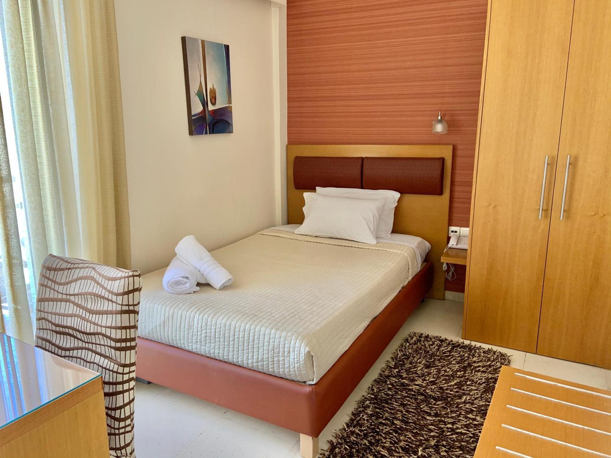 Hotel Flisvos Kalamáta Szoba fotó